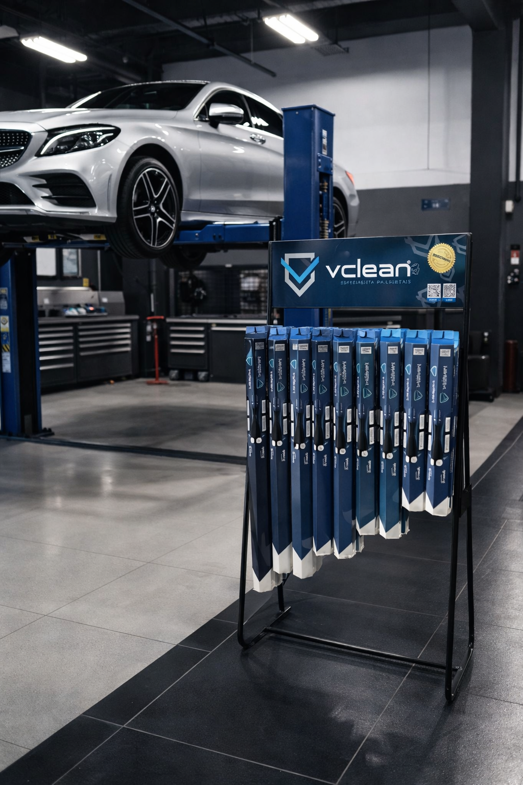 Expositor VClean em ponto de venda de oficina